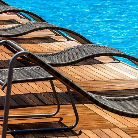 Royal Palm Aparthotel 3*